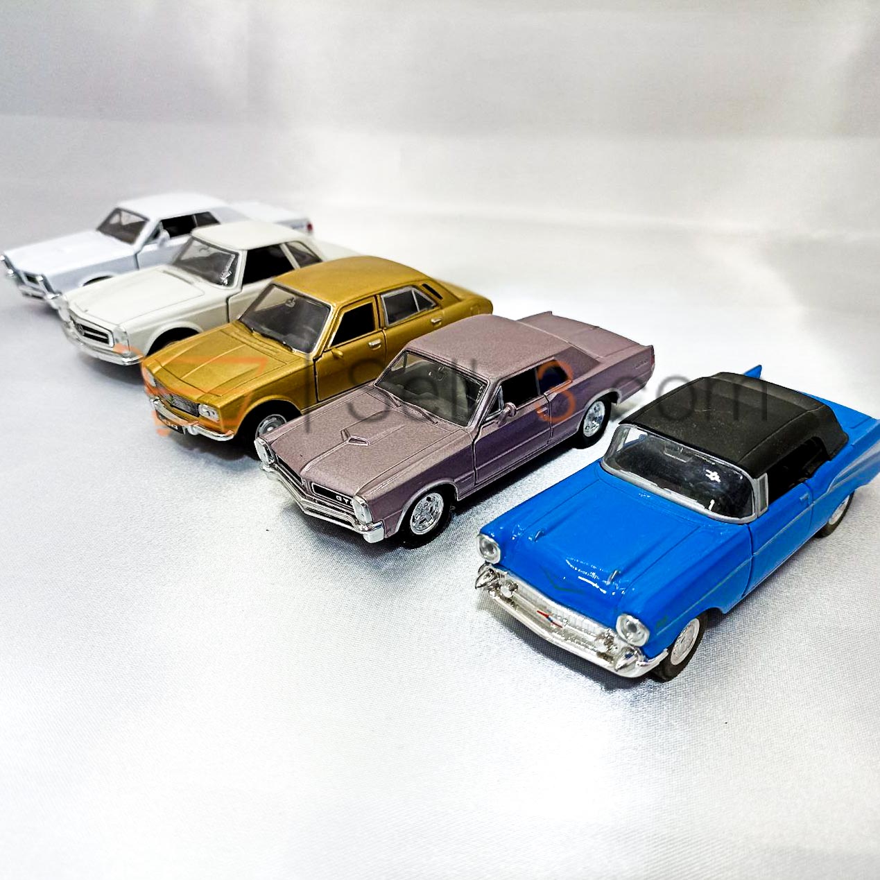 سيارة حديدية نمةذجية  Voiture Miniature Model Car Toy 