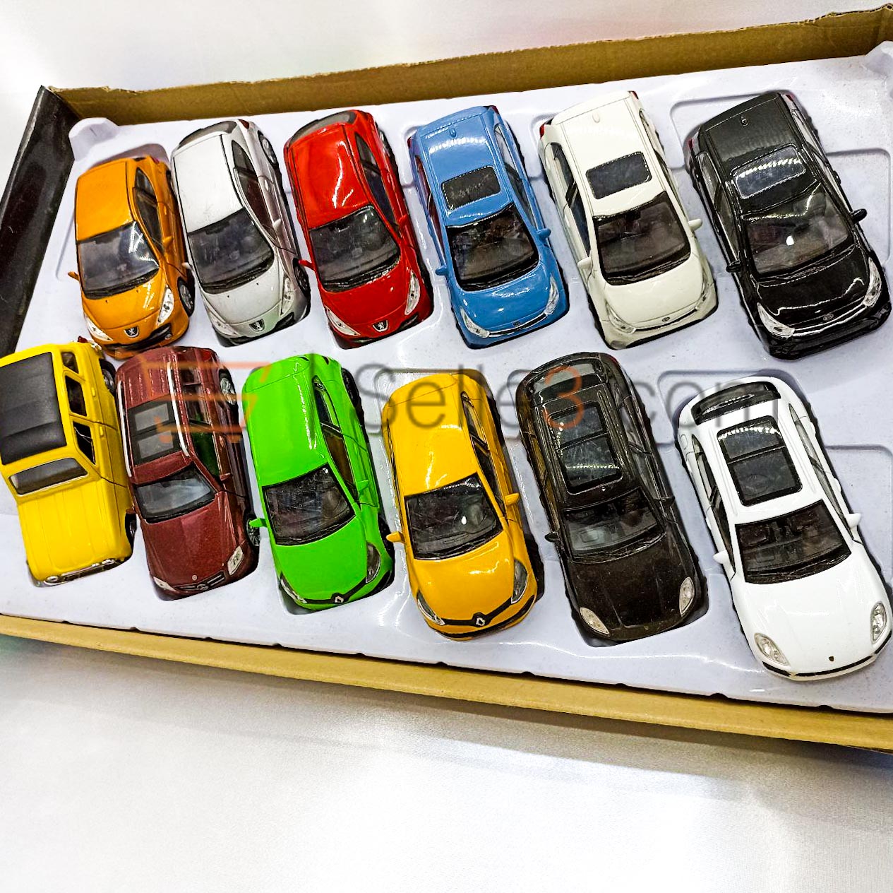 سيارة حديدية نمةذجية  Voiture Miniature Model Car Toy 