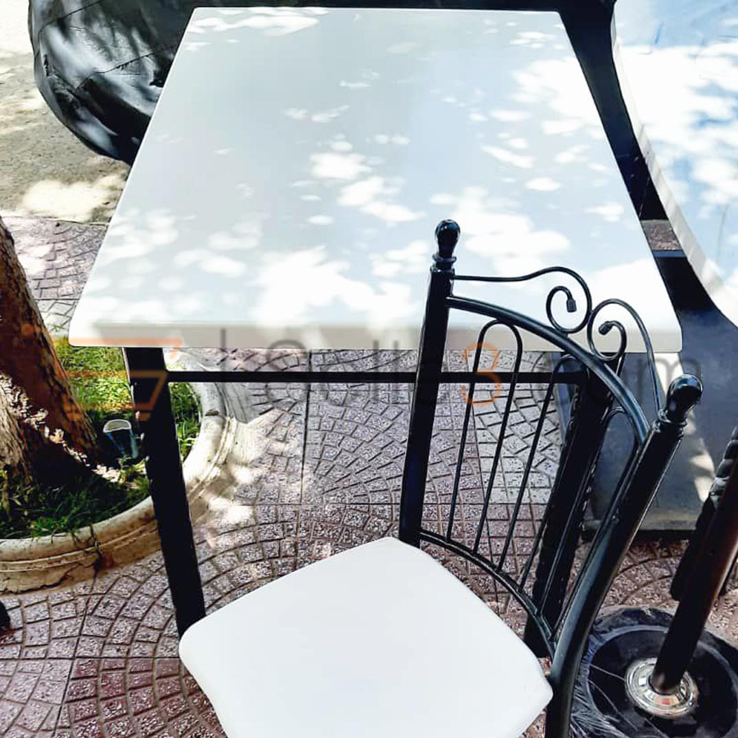 Table carree 70×70cm